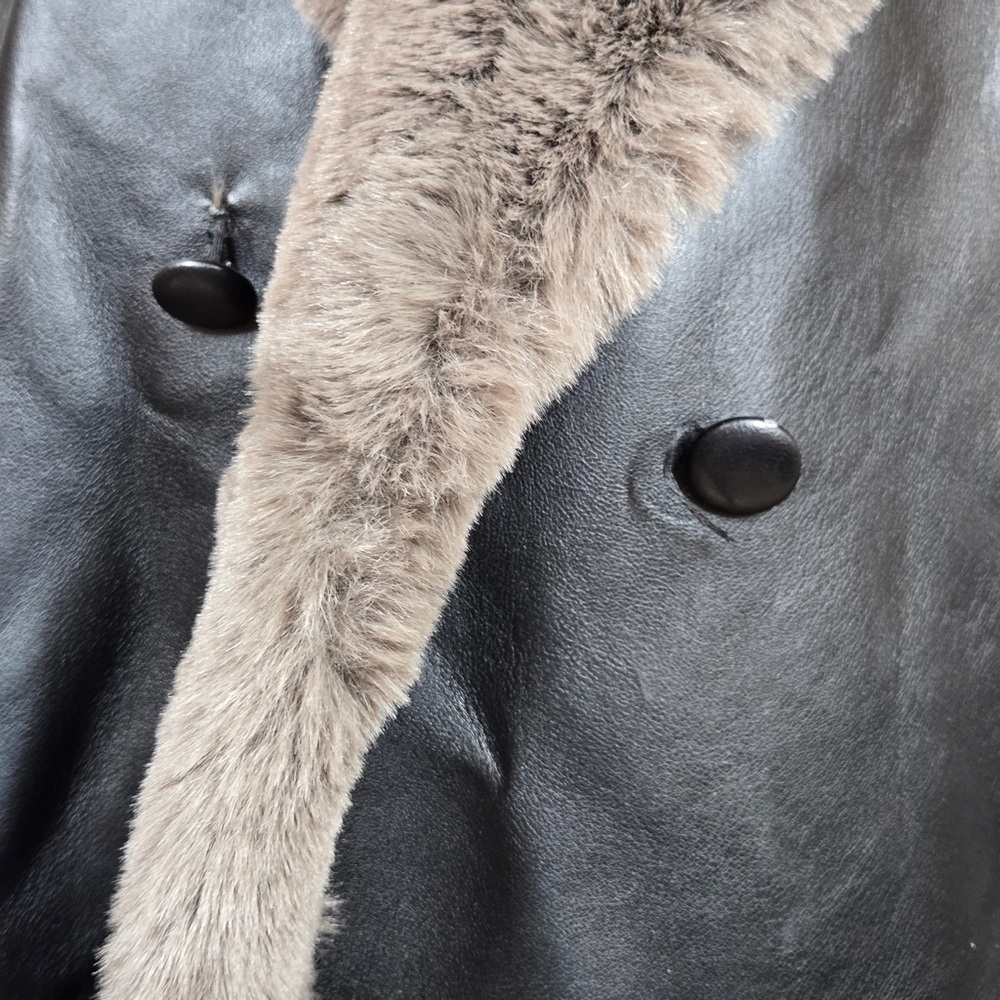NWT WEWOREWHAT Bonded Faux Fur Trench Coat Vegan Leather Black Carmel 6822 - Picture 11 of 12